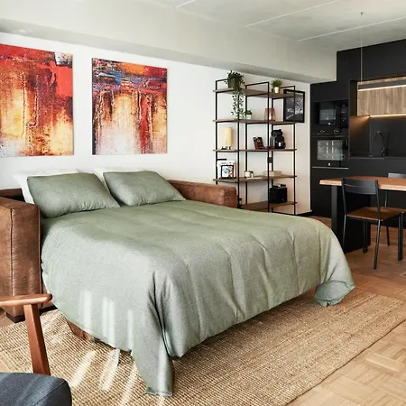 En Pleno Centro Y A 200m De La Playa *