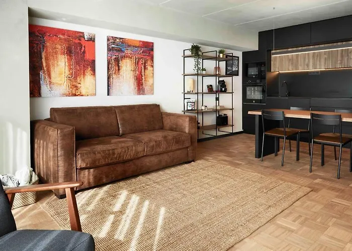 En Pleno Centro Y A 200m De La Playa A Coruna