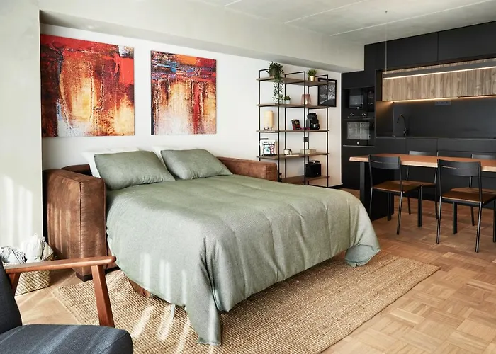 En Pleno Centro Y A 200m De La Playa *